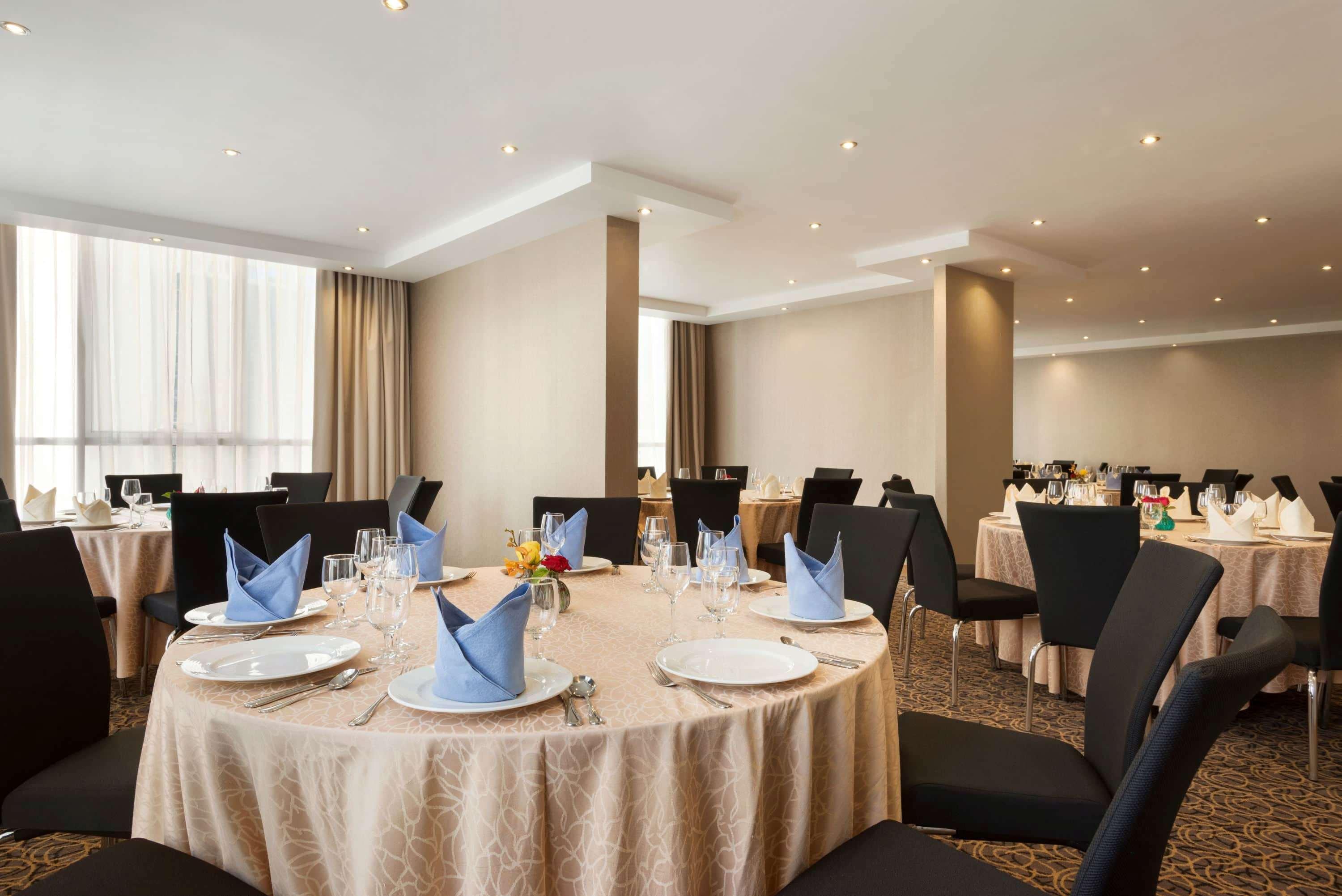 Tryp By Wyndham Abu Dhabi City Center Ngoại thất bức ảnh