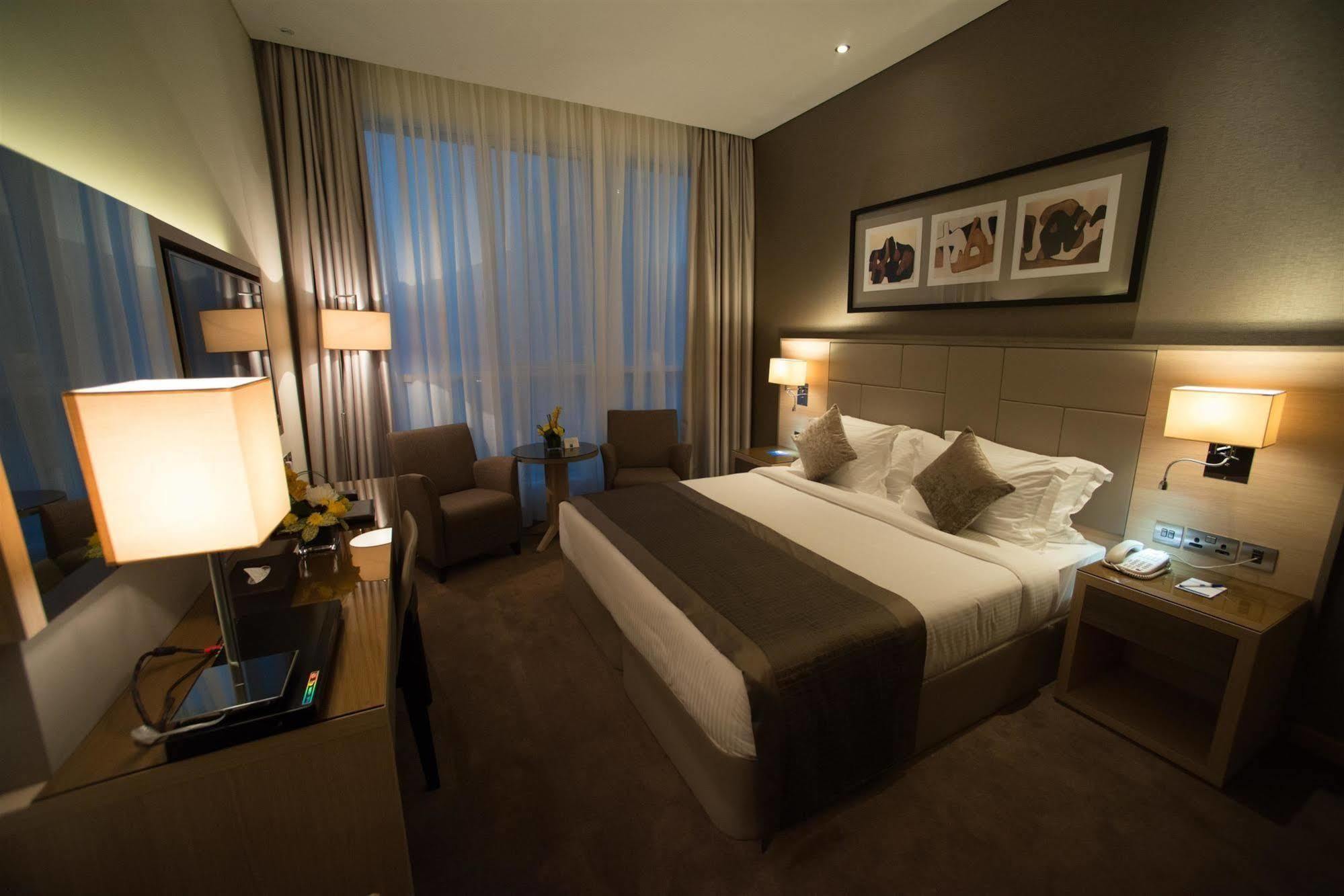 Tryp By Wyndham Abu Dhabi City Center Ngoại thất bức ảnh
