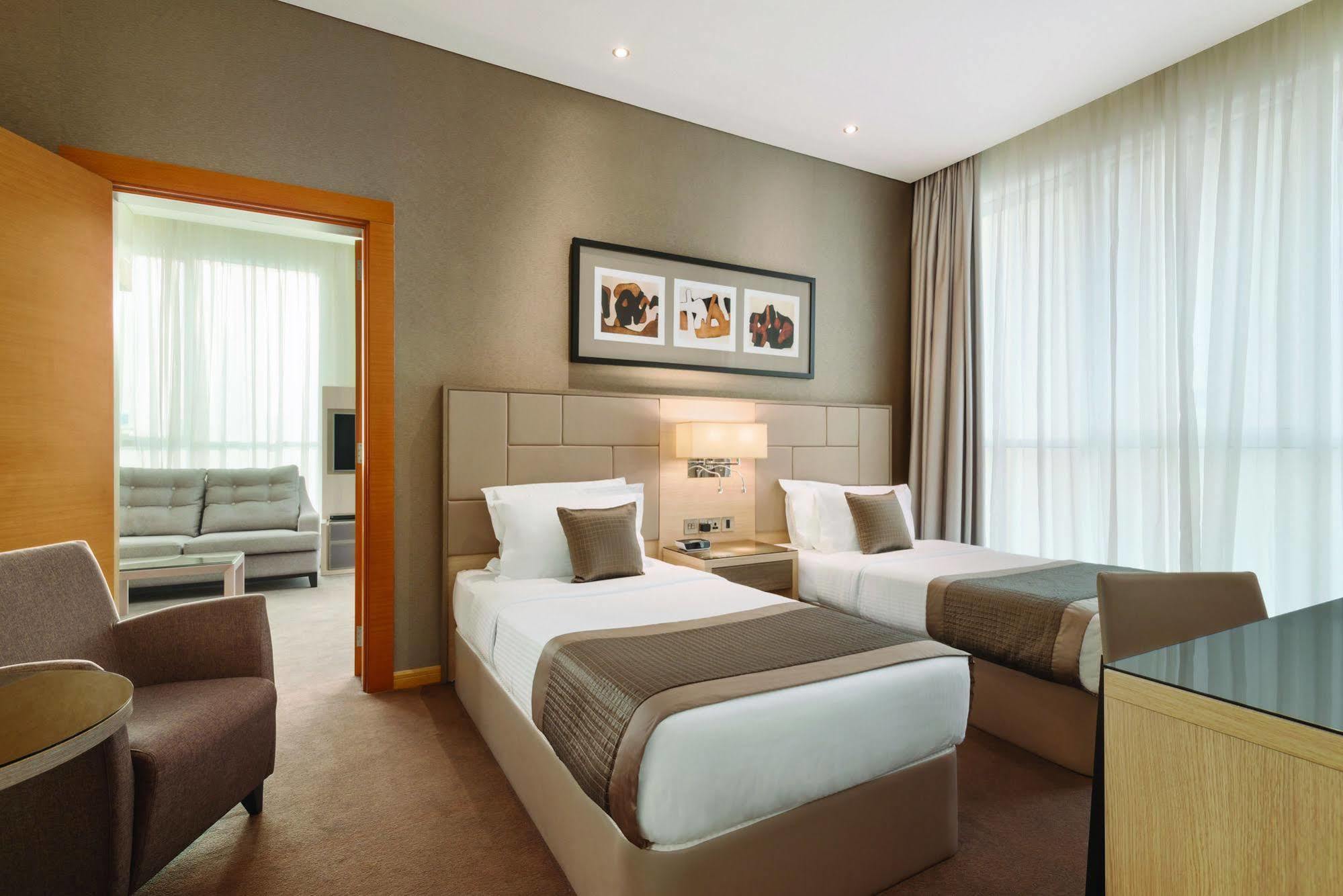 Tryp By Wyndham Abu Dhabi City Center Ngoại thất bức ảnh